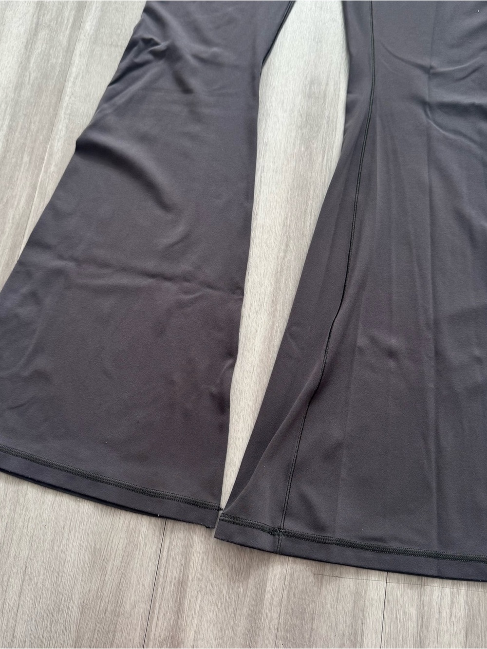Aerie Offline by Aerie charcoal gray flare crossover leggings size small - Picture 3 of 5